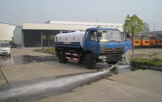東風153<a href=http://www.webezzouar.com/ssc target=_blank class=infotextkey>灑水車</a>測試圖片