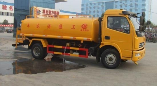 東風(fēng)多利卡<a href=http://www.webezzouar.com/ssc target=_blank class=infotextkey>灑水車</a>