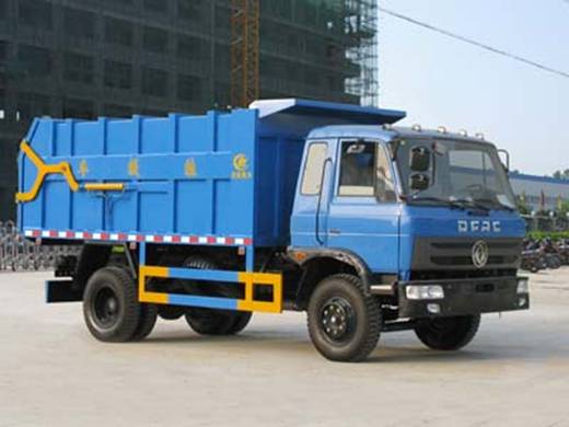 東風(fēng)145對(duì)接式<a href=http://www.webezzouar.com/ljc target=_blank class=infotextkey>垃圾車(chē)</a>出廠圖片