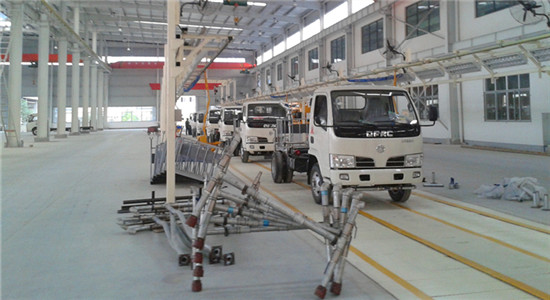 <a href=http://www.webezzouar.com/ssc target=_blank class=infotextkey>灑水車</a>圖片